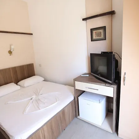 Hotel Malvina Golem (Tirana)